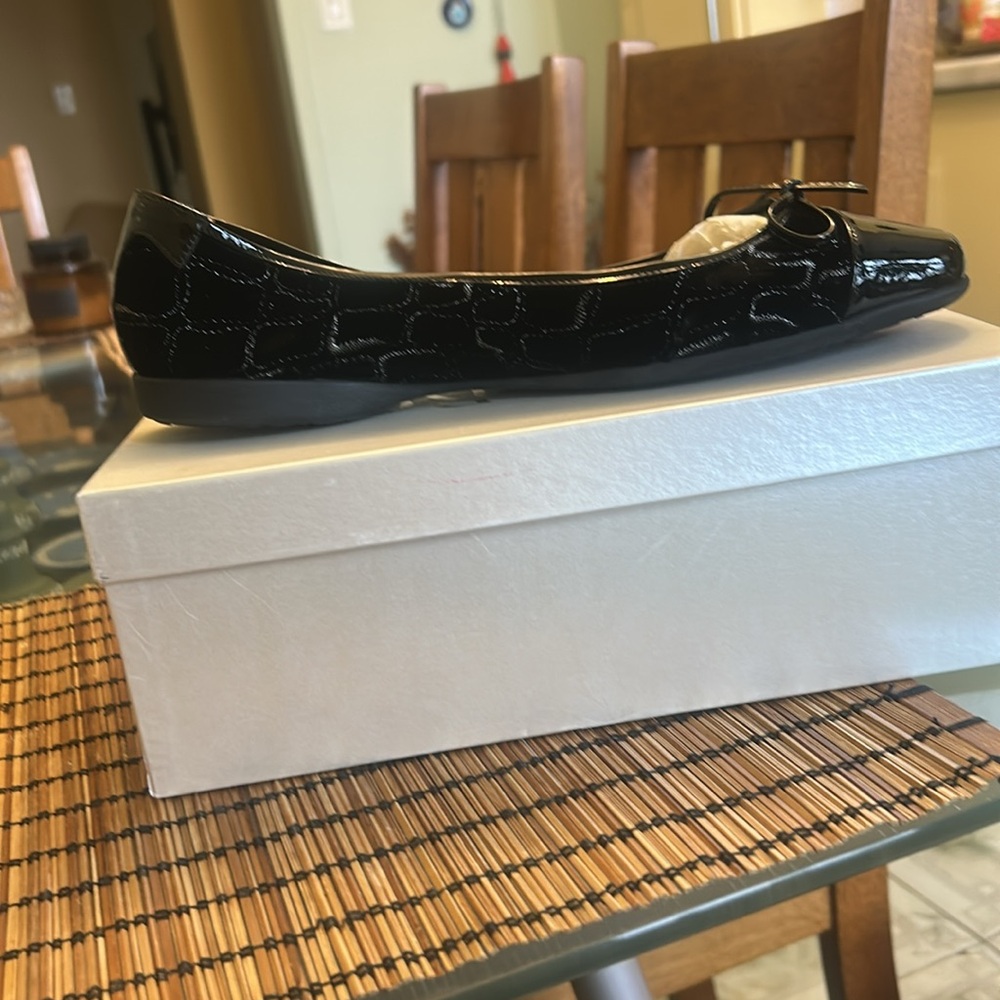 Taryn Rose Black Patent Leather Flats - Picture 4 of 5